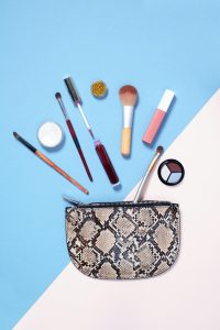 Display of cosmetics in the bag