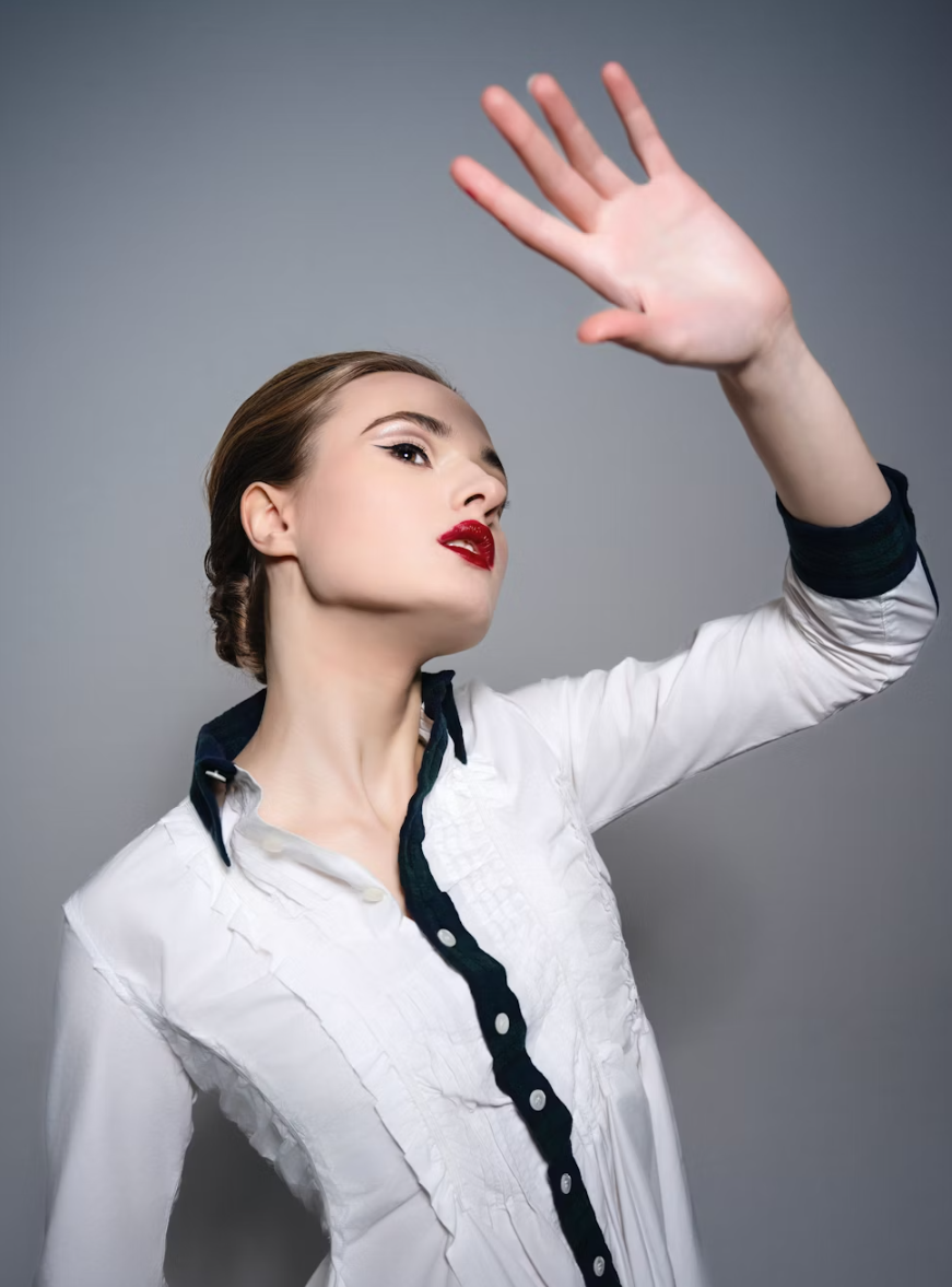 How to Create the Perfect Winged Eyeliner with Liquid Liner