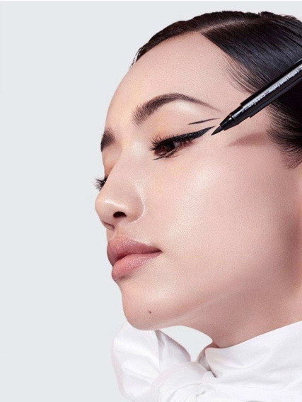 5 Common Eyeliner Mistakes That Are Making Your Eyes Look Smaller