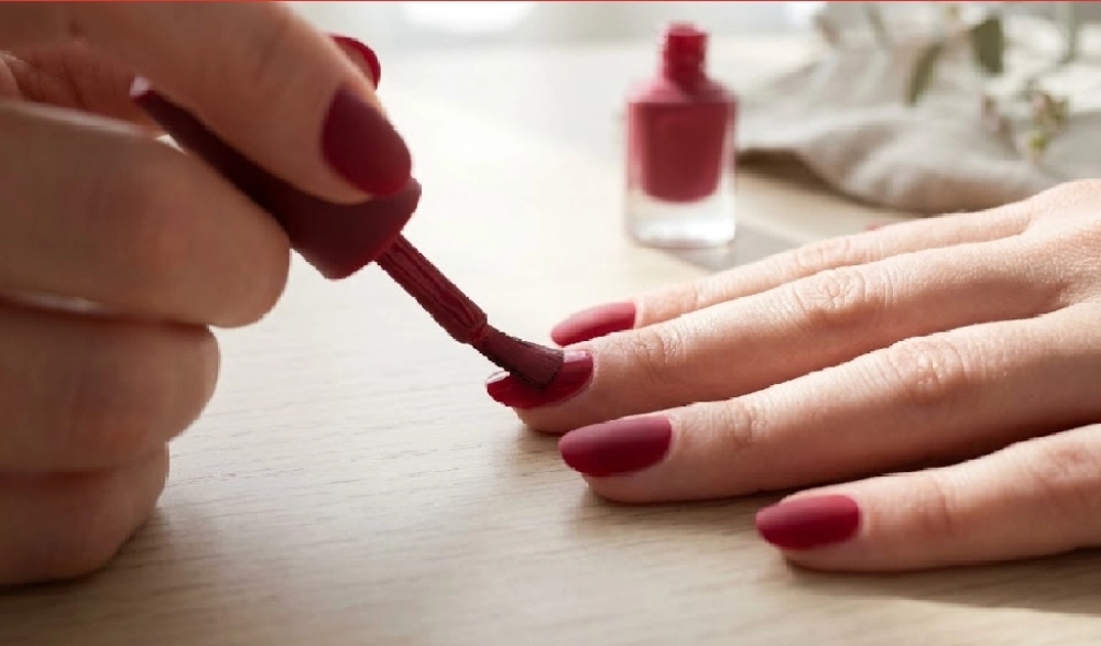 How to Apply Matte Nail Polish Smoothly Without Streaks