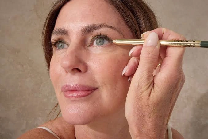 How to Apply Liquid Eyeliner for Older Women 7 Easy Tips for a Soft, Lifted Look